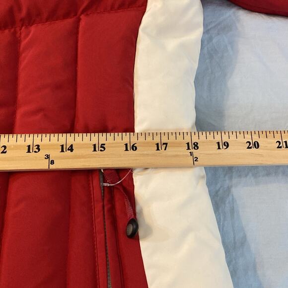 L.L. Bean Women’s Red and Ivory Goose Down Puffer Jacket Size Small - Picture 4 of 8